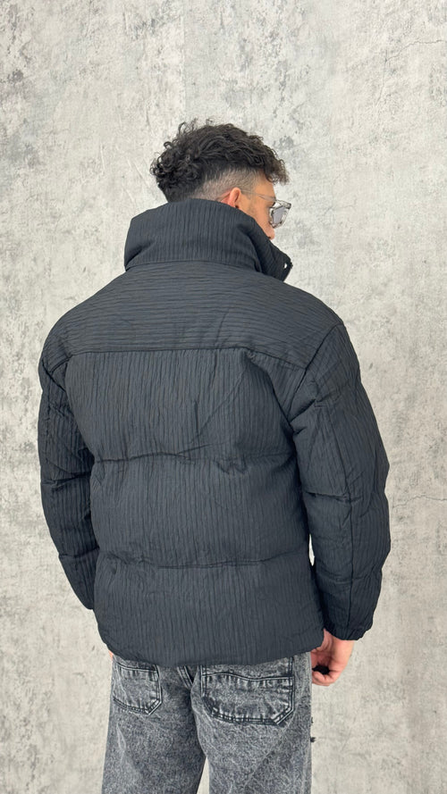 Puffer Black Essential